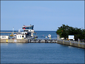 Chicago Locks Keeping out Asian Carp?