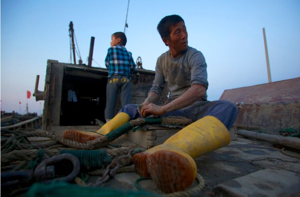 Click to enlarge. china fishing industry aquaculture fisherman fishermen