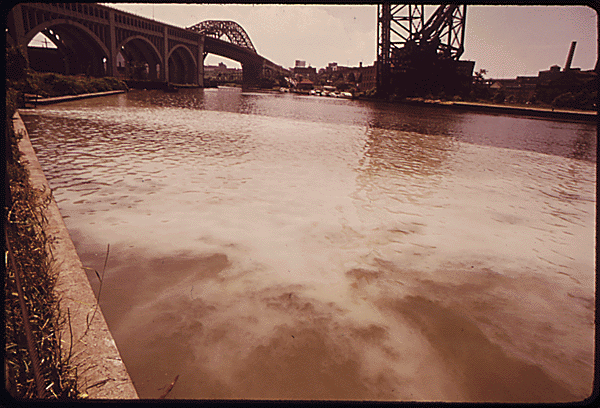 Click to enlarge. Cuyahoga River on fire, Cuyahoga River, river on fire, burning river,, Clean Water Act, pollution, sewage, rivers, Project Documerica, EPA, Environmental Protection Agency, Cleveland, industrial waste