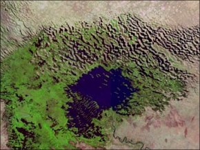 Shrinking Lake Chad. Images courtesy NASA