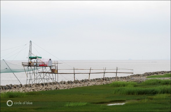 A fishing platform along the banks of the East China Sea.