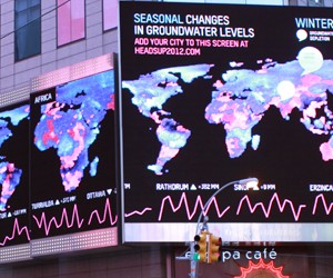 The winning design by Richard Vijgen in the World Water Day competition by HeadsUP and Visualizing.org will be on display in New York City's Times Square for one month. Titled “Seasonal and Longterm Changes in Groundwater Levels,” Vijgen's design uses NASA's gravitational data.