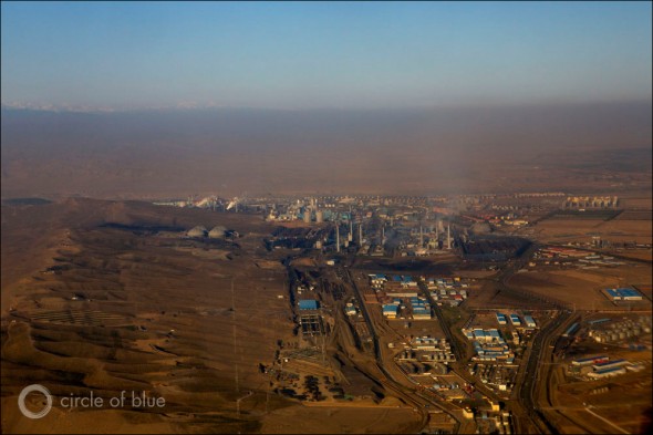 China Urumqi city air quality rating smog pollution desert northwest coal industry plant coal-to-chemicals manufacturing water energy Circle of Blue Wilson Center China Environment Forum J. Carl Ganter