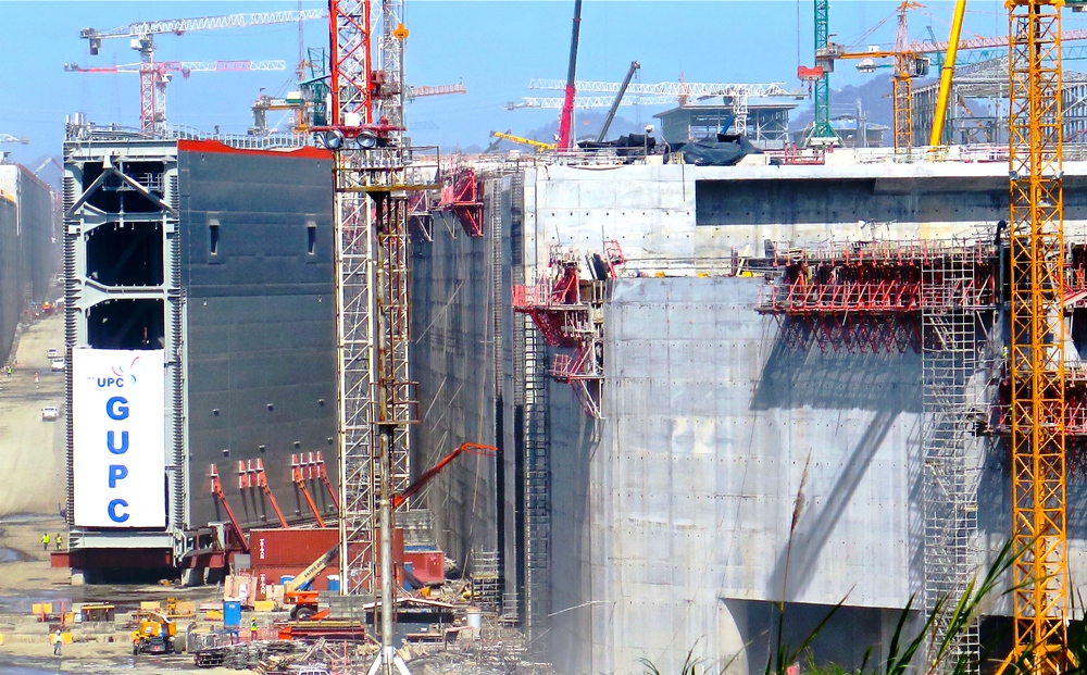Panama Panama Canal expansion 2016 economic development shipping industry