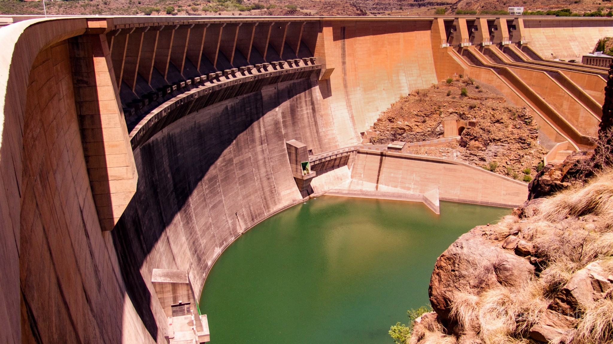 The Vandekloof Dam on the Orange River in Northern Cape province was completed in 1977 and holds back one of South Africa’s largest reservoirs.