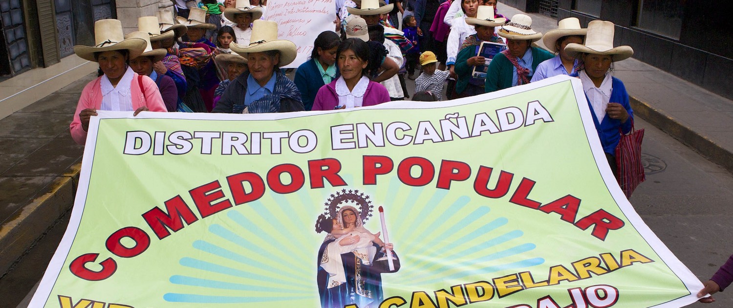 In early June 2014, more than 5,000 mountain residents marched around Cajamarca’s central square in an display of unity for Rondas Campesinas, an alliance of civic groups.