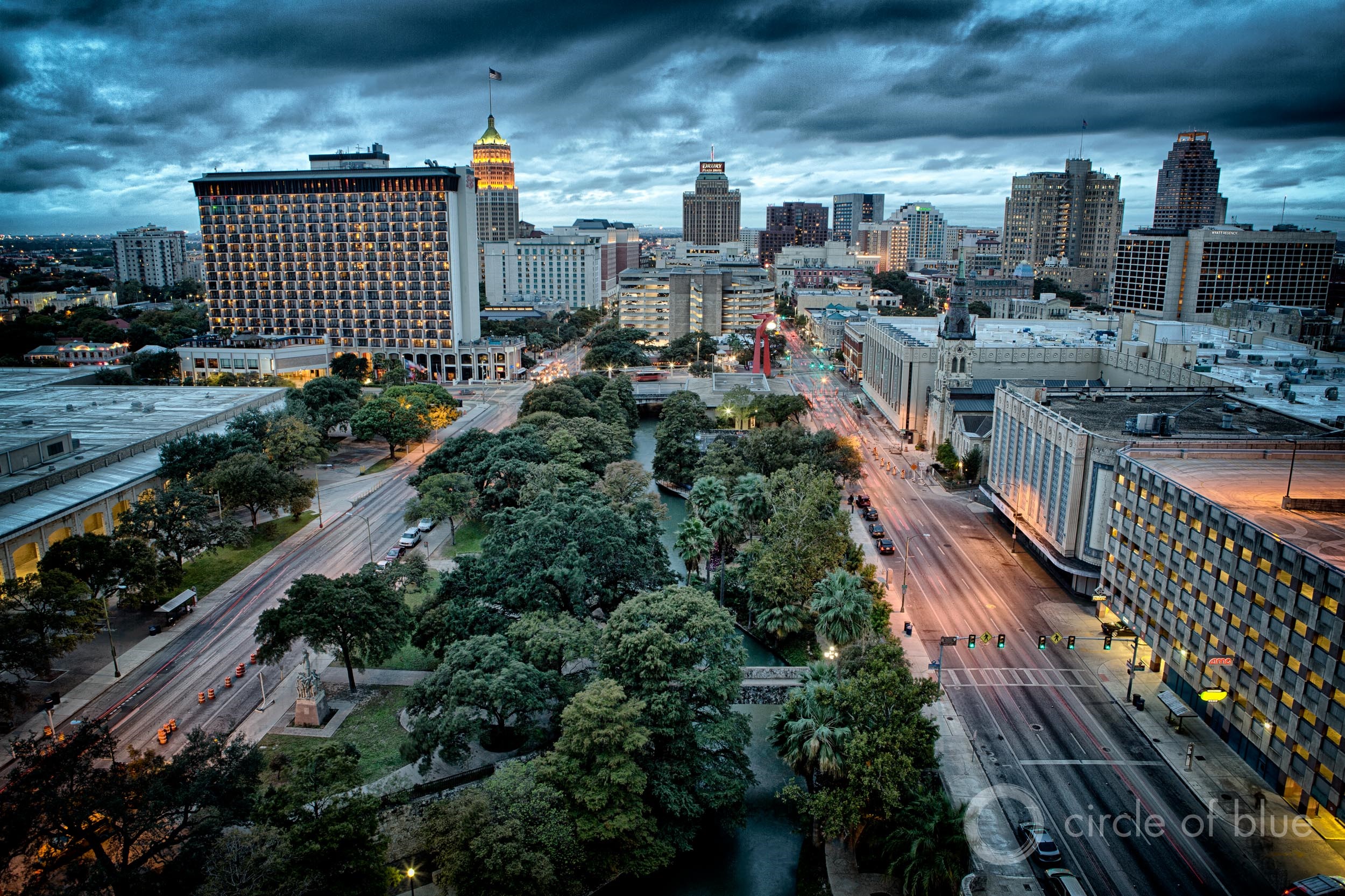 The 2017 Texas water plan forecasts a 62 percent increase in municipal water demand by 2070, driven in large part by growing metropolises such as San Antonio, pictured above. Photo © J. Carl Ganter / Circle of Blue