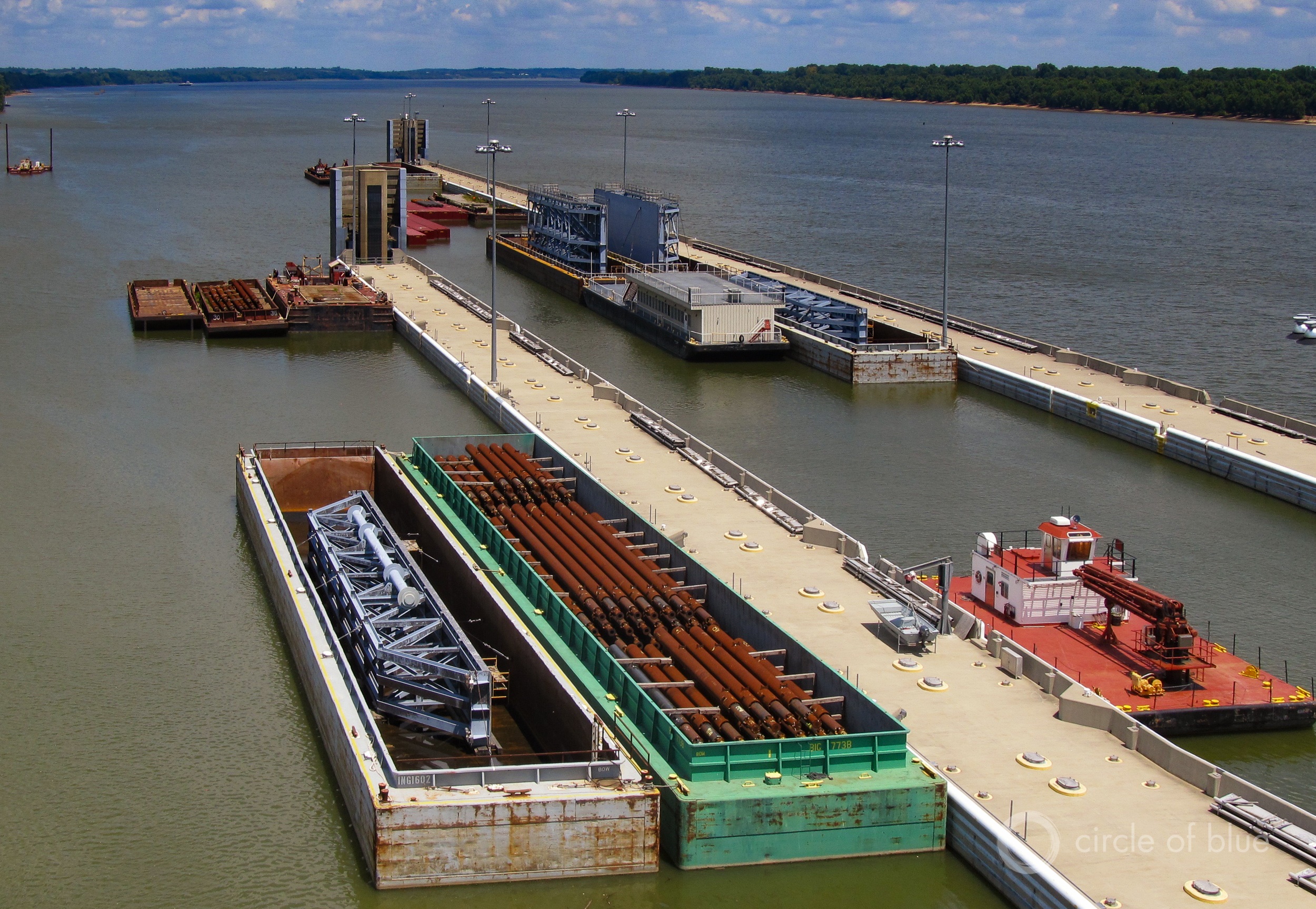 Olmsted Locks and Dam, on the Ohio River between Kentucky and Illinois, has the highest hydropower potential of any dam without the current capacity to generate electricity. The entire watershed is a hot spot for this sort of project. Developers added turbines to three Ohio River locks this year. More than a dozen other electricity-generating projects are planned for locks on the river's tributaries. Photo © Keith Schneider / Circle of Blue