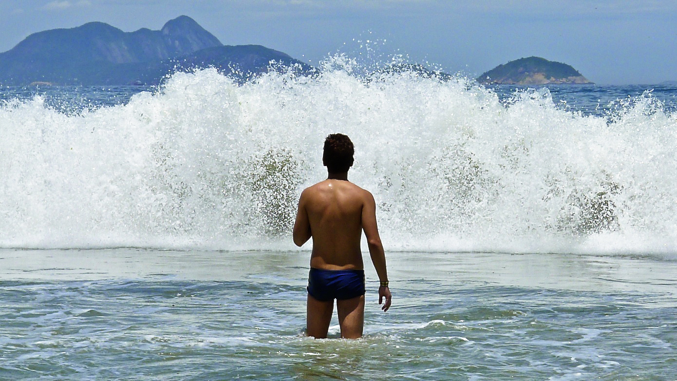 Studies of water samples taken in 2013 and 2014 discovered the presence of antibiotic-resistant “super bacteria”  at a number of famous Rio beaches, including Copacabana and Ipanema. Photo courtesy alobos Life via Flickr Creative Commons 