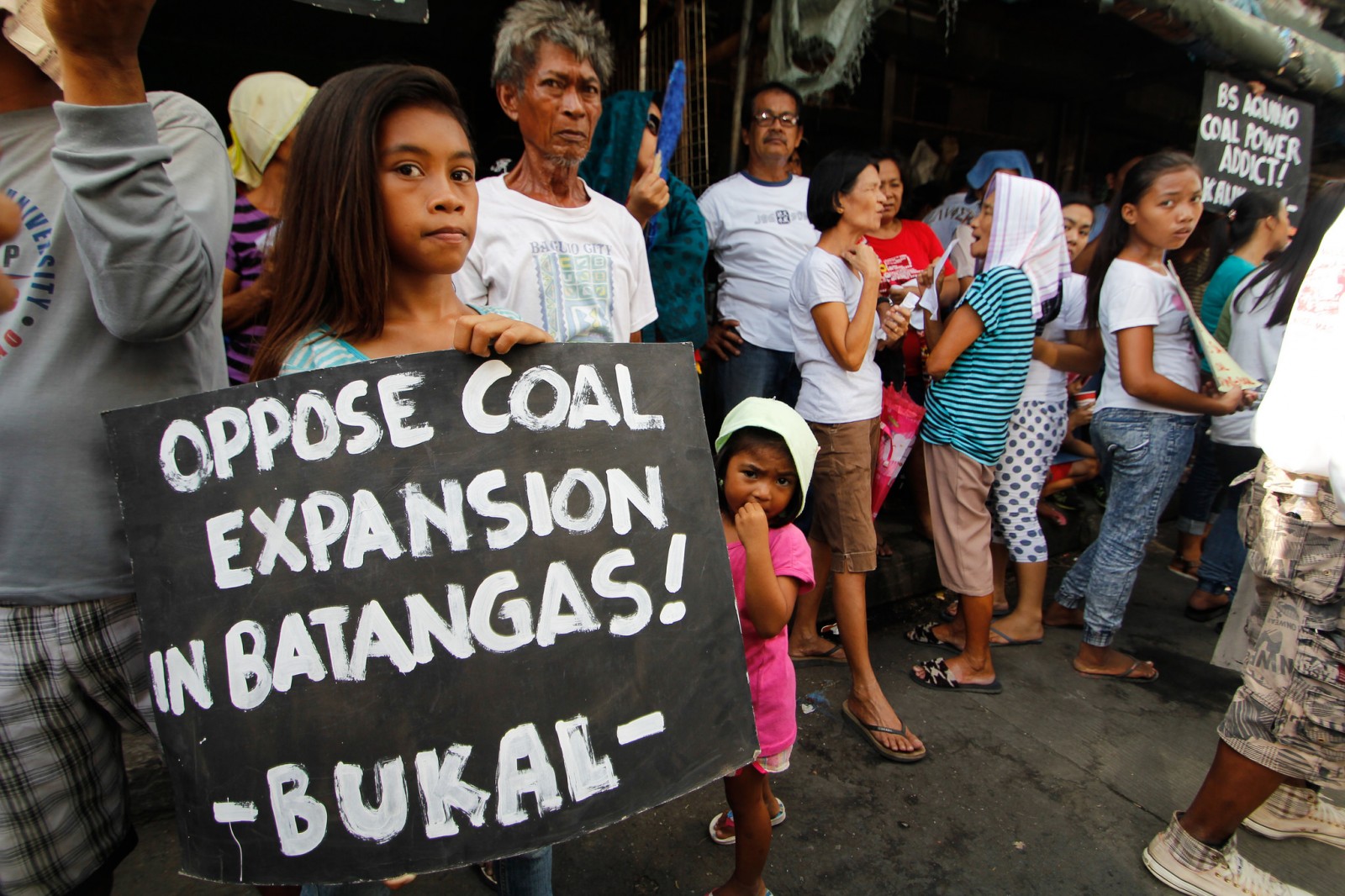 An investigation by Inclusive Development International makes a powerful case that in spite of the public commitment the World Bank made three years ago to stop financing coal projects, it continues to do so surreptitiously and indirectly. Escalating development of coal-fired power plants has stirred public opposition in the Philippines.