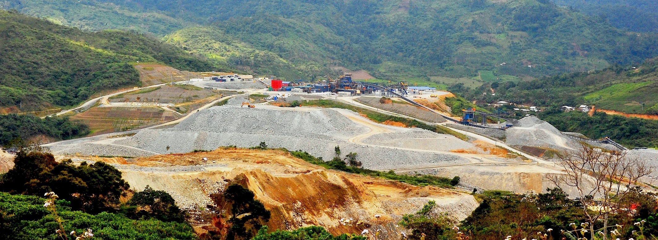 OceanaGold’s Didipio mine produces high grade gold and copper on the island of Luzon in the Philippines. The Department of Environment and Natural Resources suspended the mine's operating license on February 8, 2017. Photo courtesy of Creative Commons