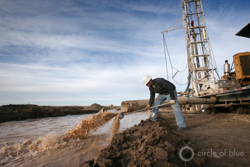 Well drillers for Hydro Resources drill a well near Sublette, Kansas. Photo © Brian Lehmann / Circle of Blue