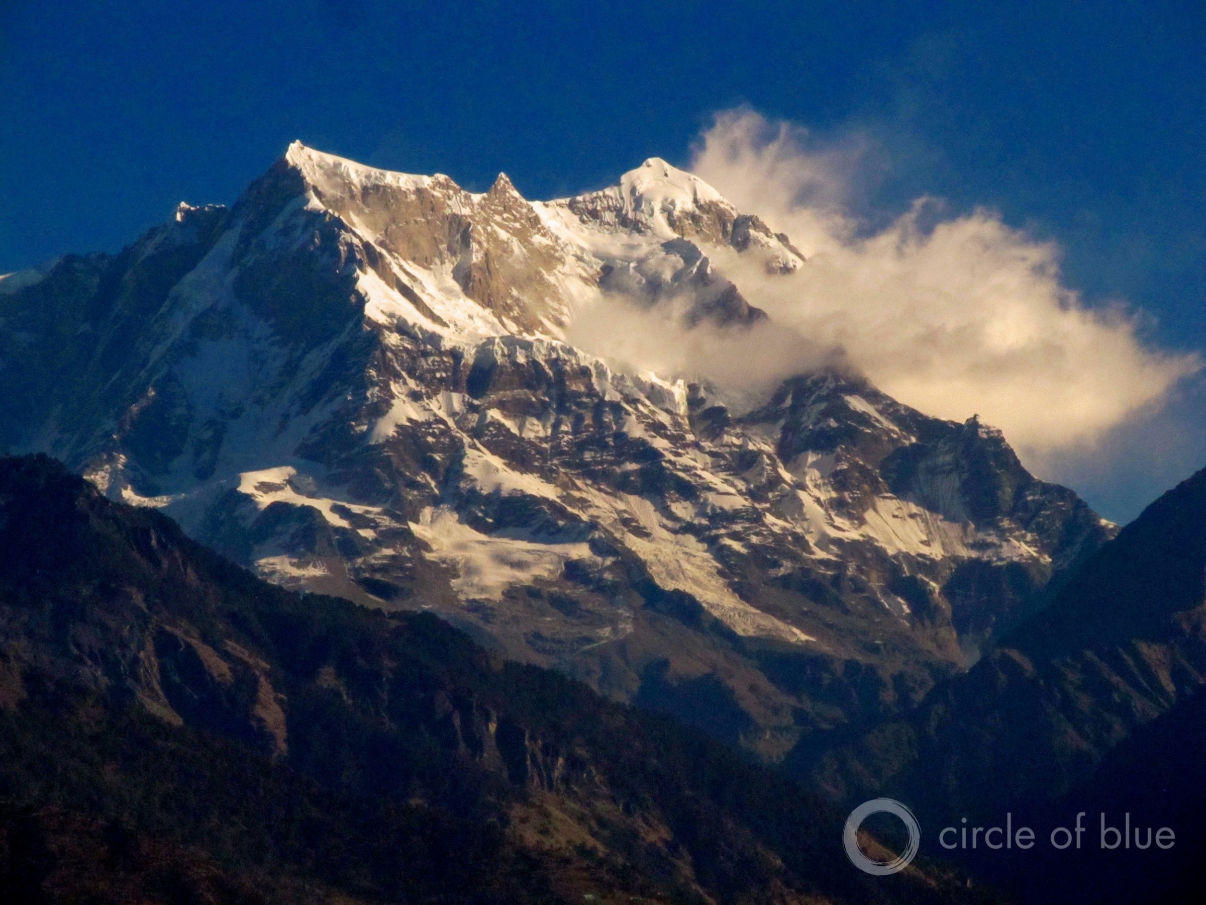 Высокие горы индии. Канченджанга Непал. Горы Гималаи. Индия горы Гималаи. Гималаи достопримечательности.